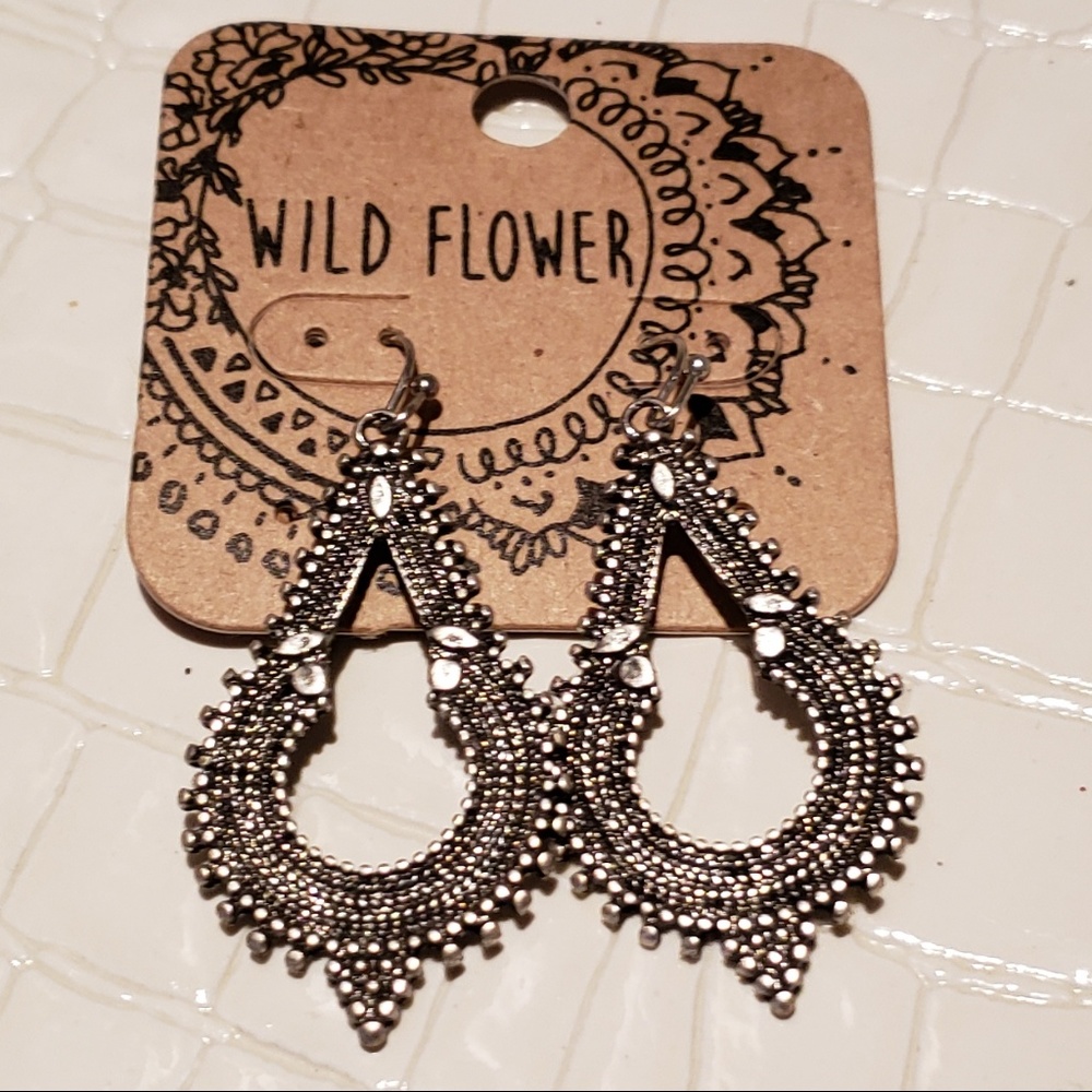 BOHO BEAUTIFUL!  Metal Hook Earrings - Picture 3 of 5